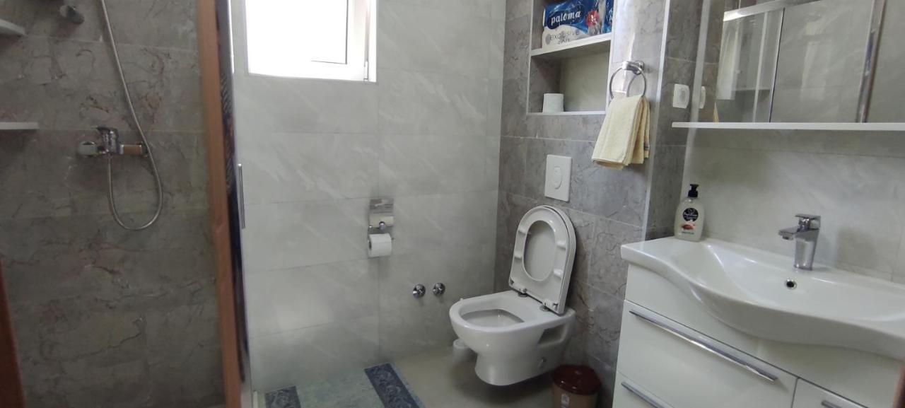 One Bedroom Apartment Gogo With Private Parking Neum Exterior photo